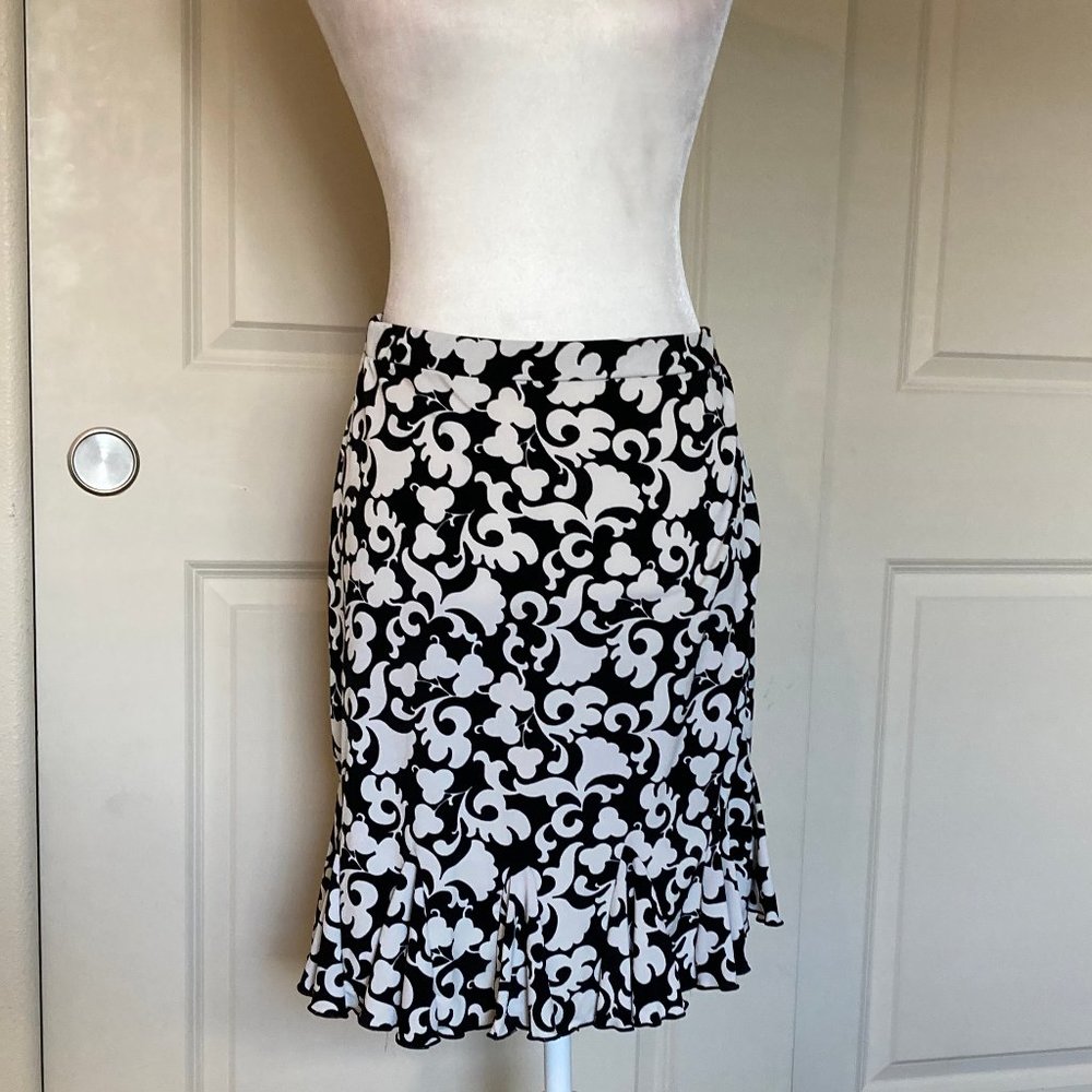 White House Black Market Damask Print Flounce Skirt